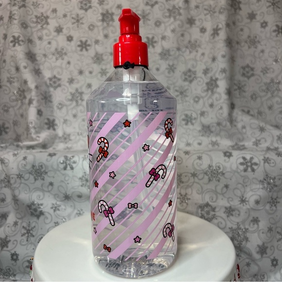 Sanrio Hello Kitty Christmas Scented Hand Soaps - Candy Cane Kisses &Snow Flurry - Picture 4 of 12